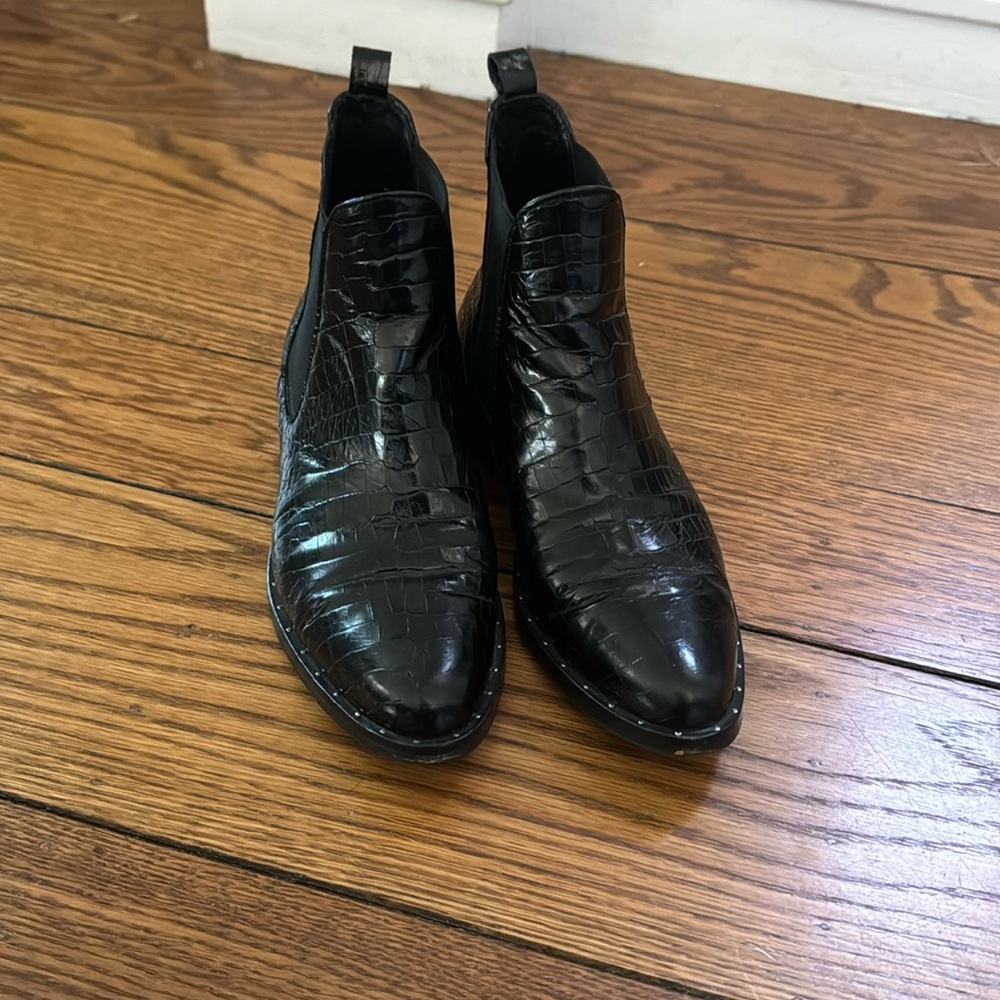 Freda Salvador black Chelsea boots, sz 6
